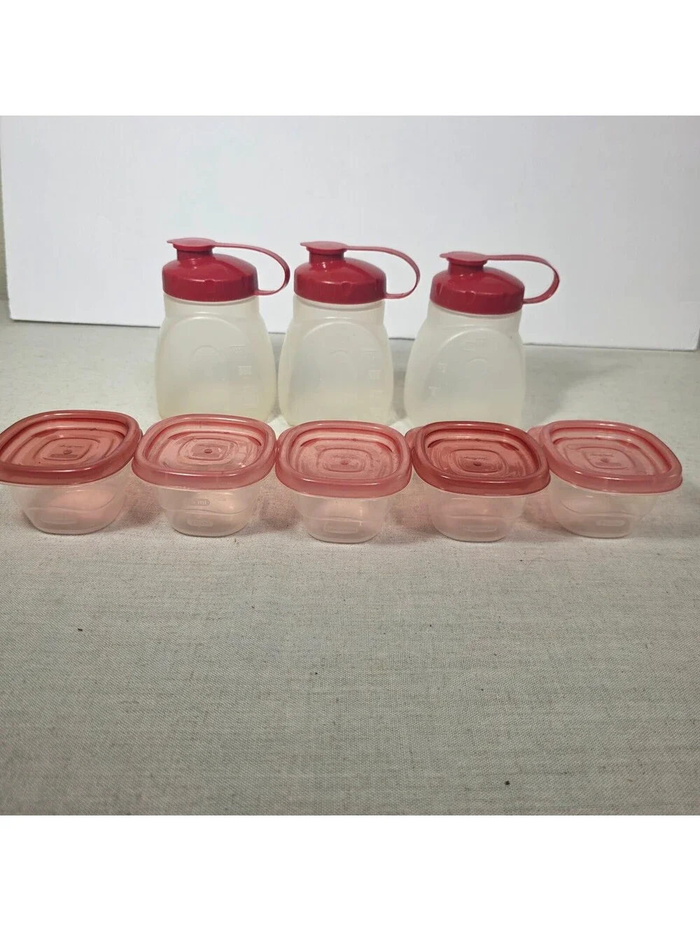 Rubbermaid MixerMate IC96 16 oz Pour Bottles 7P26 4 oz Containers Red Lid Lot